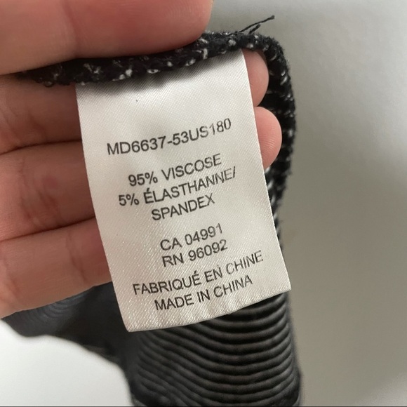 Black and White stripped Small sleeveless dress - Picture 3 of 4